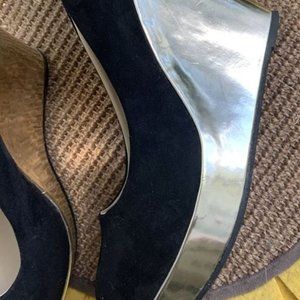 Torrid black with metallic gold wedge size 9 wide width
